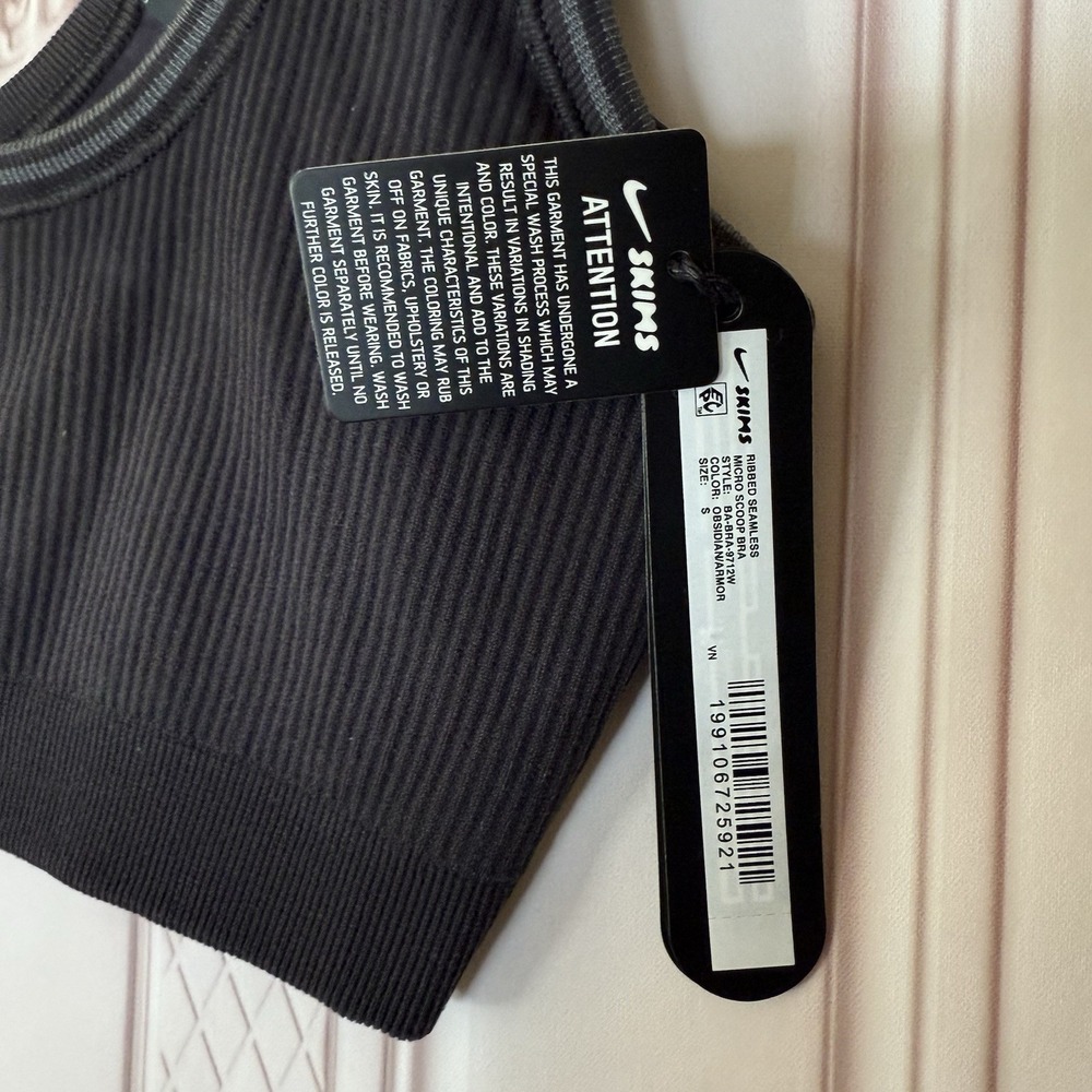 NWT SKIMS X Nike Ribbed Seamless Micro Scoop Bra Sz S Obsidian/Armor - Picture 3 of 11